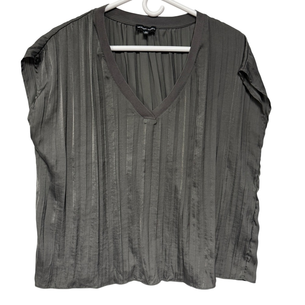 Modern Works Womens Gray Pleated V-Neck Cap Sleeve Plisse Blouse Top Size Medium